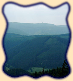 Blick vom Goetheh&auml;uschen am Kickelhahn in Richtung Rennsteig / Finsterberg (Turm am Horizint)
