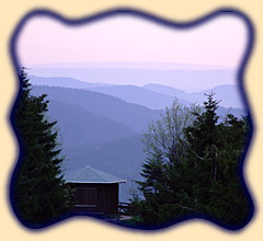 Abendd&auml;mmerung auf dem Gro&szlig;en Finsterberg (Erweiterung der Tour, siehe unten). Die Schutzh&uuml;tte am unteren Bildrand war schon oft unser Nachtquartier.